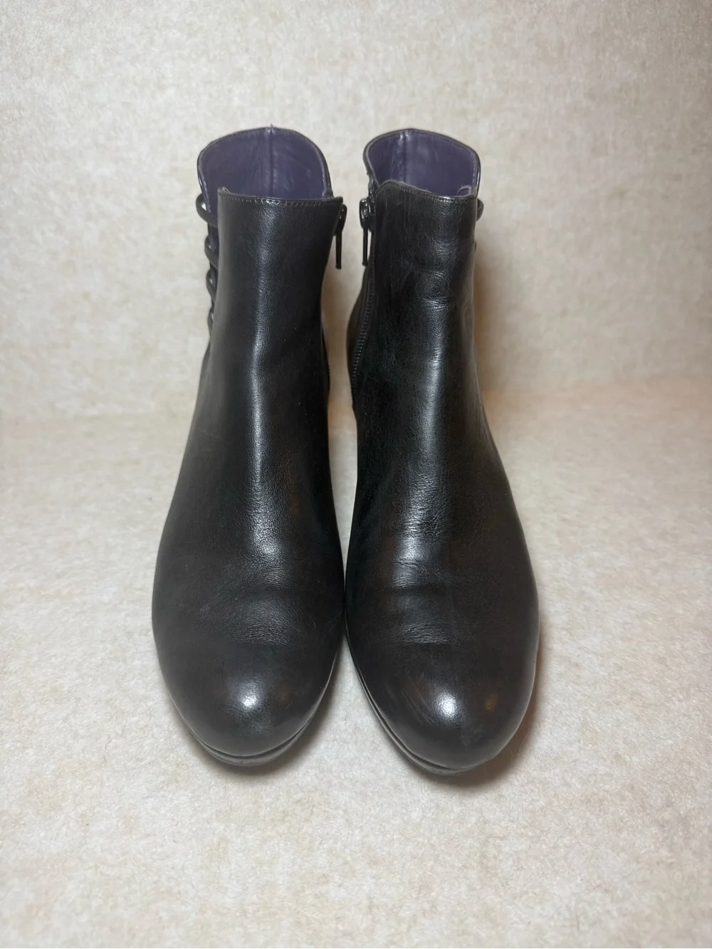 Vaneli details side
